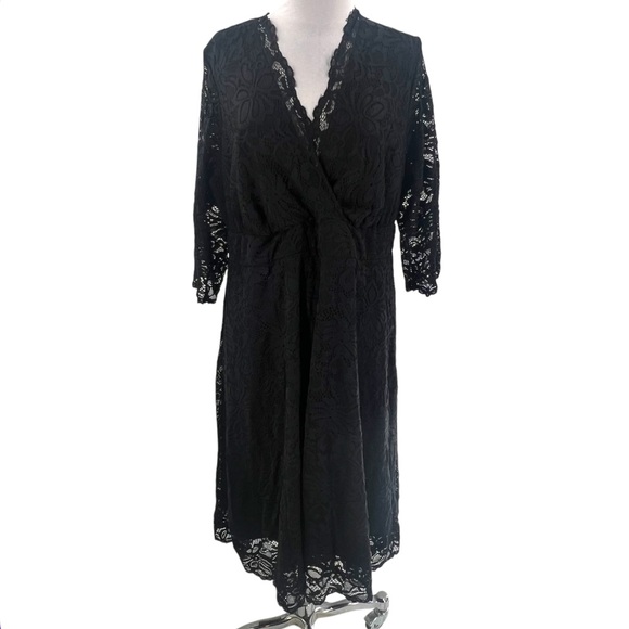 Elegant Black Lace Dress - Picture 4 of 9